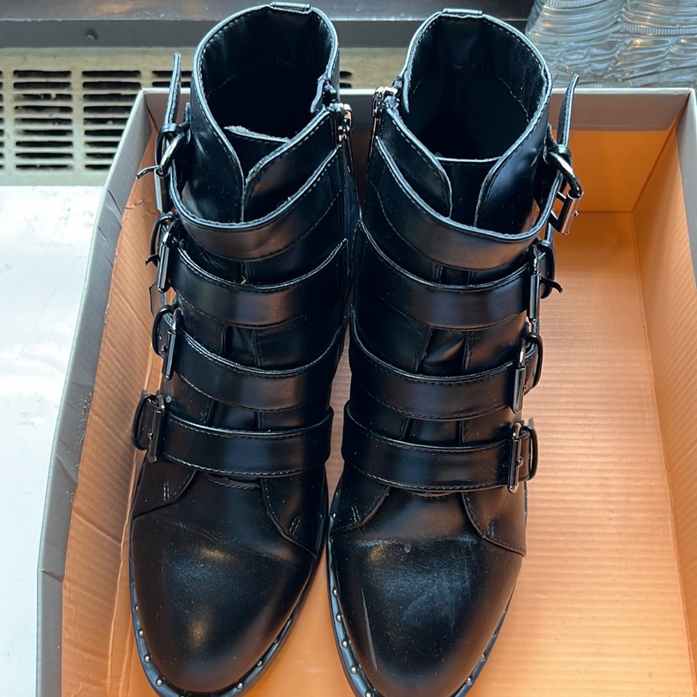 Black boots never worn